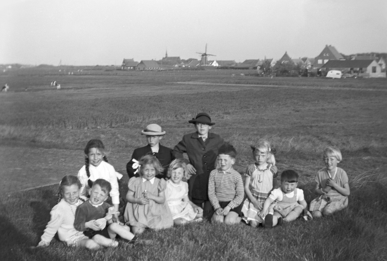 kinderen van de familie Huber en Ente in de jaren 60 op Ameland